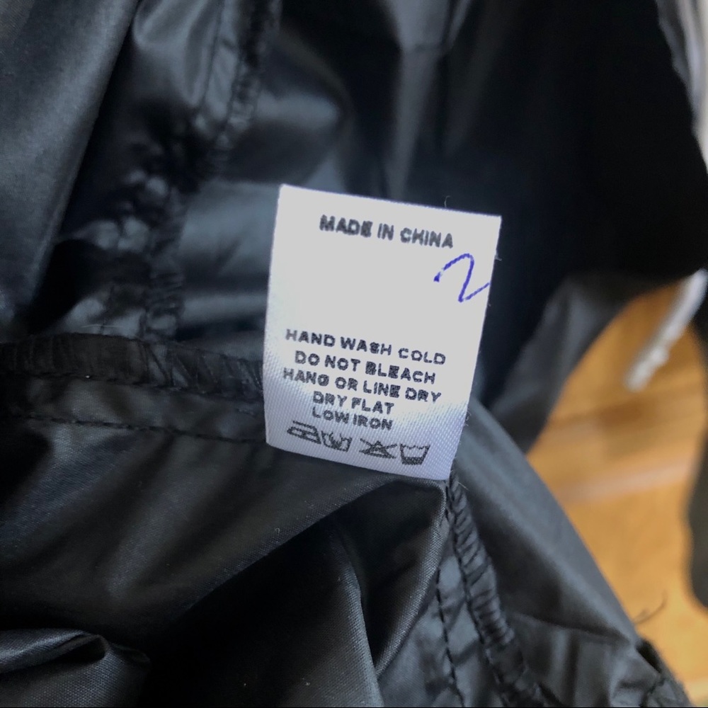 πOYA black jacket with hood Sz L - Picture 5 of 5